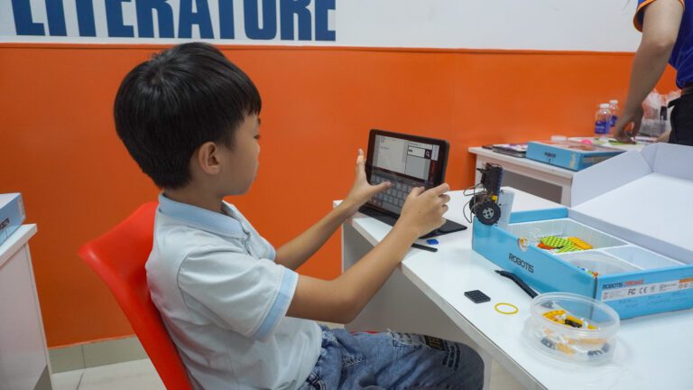 Học Lập Trình Cho Bé 6 Tuổi