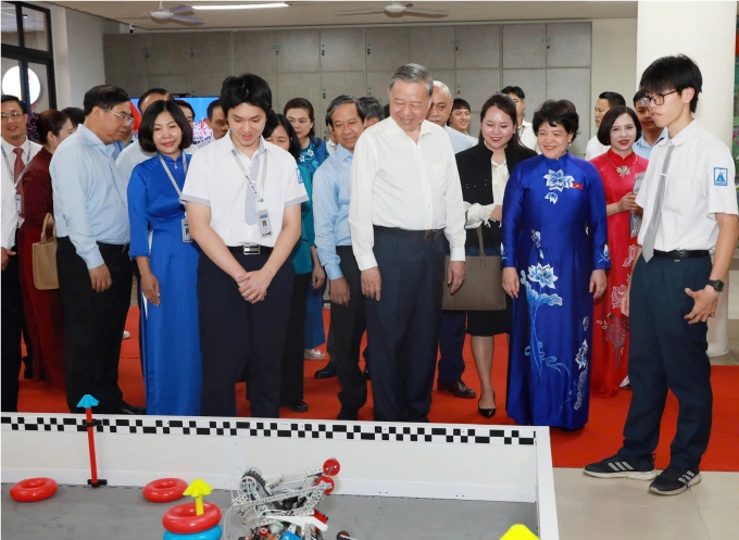 Tỏng Bí Thư nói về giáo dục STEM