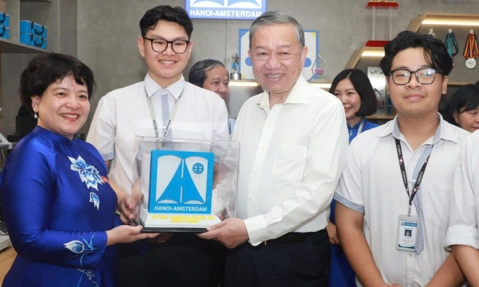Tỏng Bí Thư nói về giáo dục STEM