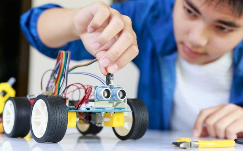 AI Robot giáo dục hỗ trợ STEM