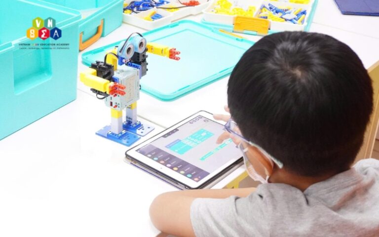 khóa học Robotics tại VNSEA